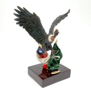 estatuilla de condor de carabineros