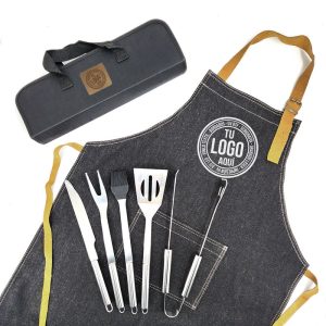 kit parilla full, maleta parrillera, accesorios parrilleros, pechera parillera, kit de asado full , pechera full asado, maleta asado, maleta accesorio de asado, producto chileno, regalo personalizado, pechera personalizada, kit parrilero personalizado, regalo corporativo, regalo original
