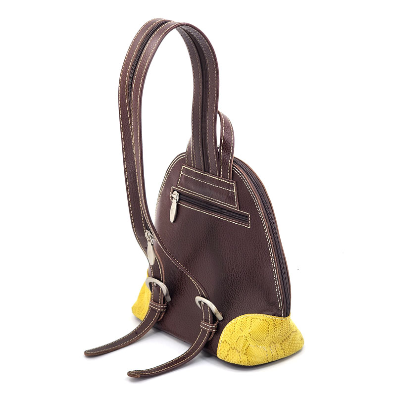 mochila de cuero, cuero genuino, cuero, articulos de cuero, accesorio de cuero, cartera mujer, cartera de cuero, cartera original, regalo corporativo, regalo genuino, regalo hermoso, empresa mayorista, empresa chilena, fabricacion chilena